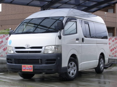 HIACE　ハイエースバン DX　MT車　ハイルーフ　MTでパワーもありとても広い荷室!!　ハイルーフはこの1台のみ!!　《1年間走行距離無制限保証》