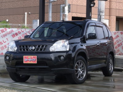 X－TRAIL　エクストレイル　20Ｘ　当店人気のSUV!!　防水加工の車内でアウトドアにも抜群!!　フルセグTV視聴可!!　純正アルミのサマータイヤ付けます!!　