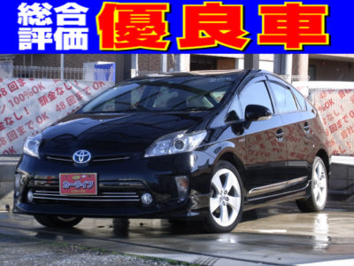 PRIUS　プリウス　S　【ドレスアップ車両】　社外エアロ＆Sツーリング専用17インチAWで外装バッチリ!!　純正SDナビでフルセグTV視聴可!!　バックカメラ!!　人気のブラックですのでお急ぎ下さい!!　《１年間走行距離無制限保証》　　