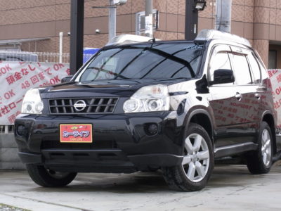 X-TRAIL　エクストレイル　20XT　4WD　この季節超人気の4駆SUV！！撥水シートでレジャーでも大活躍♪　フロント・リアシートヒーター・後席フルフラット可能・サイドカメラ・バックカメラ・フルセグTV視聴可能と快適なドライブ要素が盛りだくさん☆全国納車可能なので遠方の方でもドンドンお問合せください♪　《１年間走行距離無制限保証》