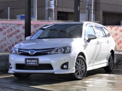 COROLLA　カローラフィルダー　ハイブリッド　G　エアロツアラーW✖B　【特別仕様車グレード】　抜群の燃費!!　機能充実のエクセレントナビでフルセグTV・DVD・BluetoothAUDIO可能🌈　特別仕様車ならではのスタイリッシュな内装✨　ハイブリッド車限定のフロントグリル💠　ナノイー搭載エアコンで空気も綺麗🍃　バックカメラ＆障害物センサーで駐停車も安心(*^▽^*)　《1年保証付》