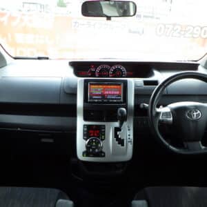 VOXY　ヴォクシー　ZS　