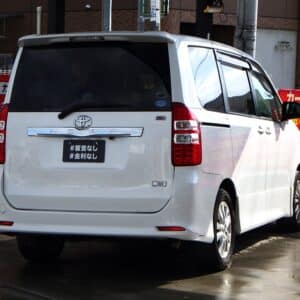 NOAH　ノア　Si　7人乗りタイプ　【総合評価優良車】
