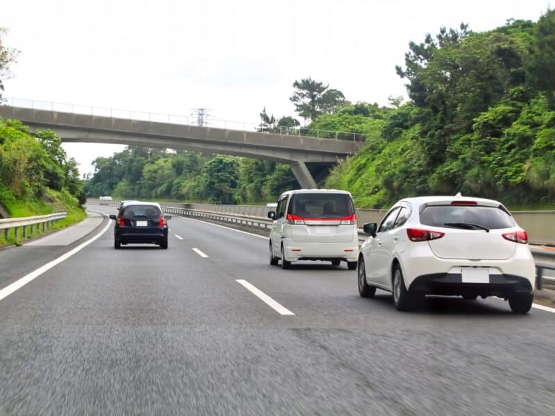 意外な交通違反も!? 高速道路を走行する際の注意事項。今一度思い出したい交通ルール5選