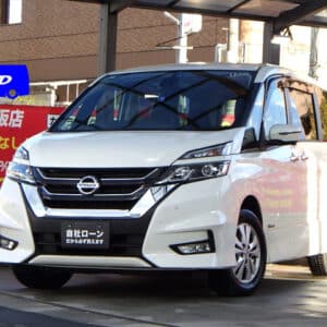 セレナ　ハイウェイスター　4WD