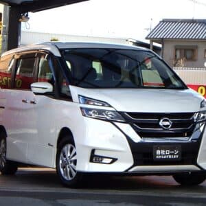セレナ　ハイウェイスター　4WD