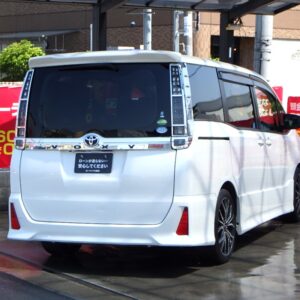 ヴォクシー　ZS