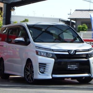 ヴォクシー　ZS