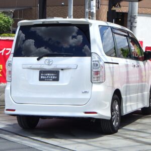 ヴォクシー　ZS　煌　【総合評価優良車】　～7人乗りtype～