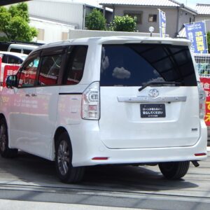 ヴォクシー　ZS　煌　【総合評価優良車】　～7人乗りtype～