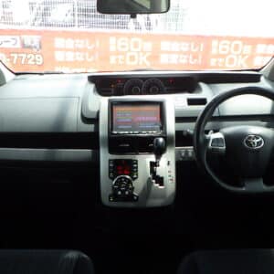 ヴォクシー　ZS　煌　【総合評価優良車】　～7人乗りtype～