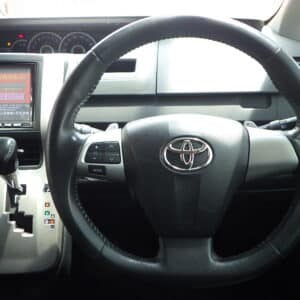 ヴォクシー　ZS　煌　【総合評価優良車】　～7人乗りtype～