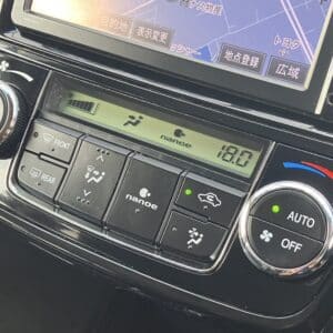 カローラフィールダー　HV　G エアロツアラー　W×B　【特別仕様車グレード】