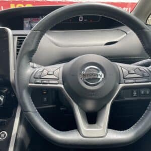 セレナ　ハイウェイスター　【総合評価優良車】