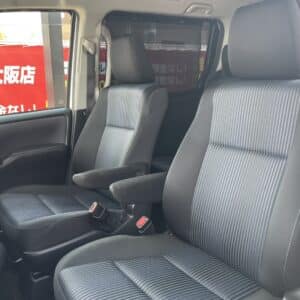 ヴォクシー　ZS　7人乗りタイプ　【ワンオーナー】