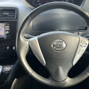 セレナ　ハイウェイスター　Vセレクション　【総合評価優良車】《特別仕様車グレード》
