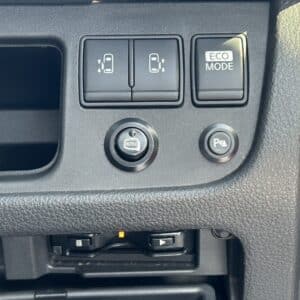 セレナ　ハイウェイスター　Vセレクション　【総合評価優良車】《特別仕様車グレード》