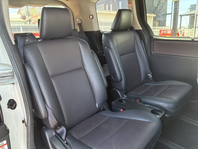 エスクァイア ハイブリッドGi