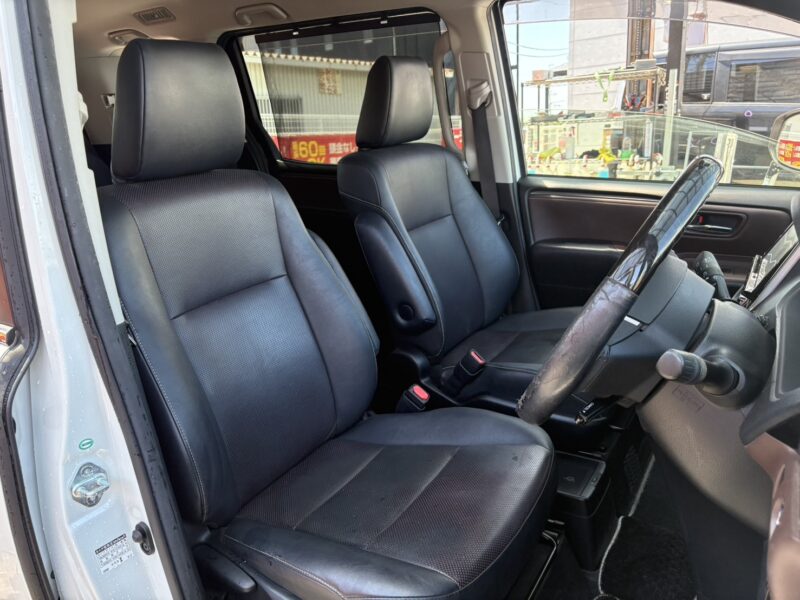 エスクァイア ハイブリッドGi