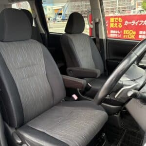 ヴォクシー　ZS