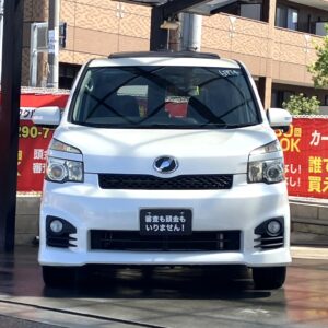 ヴォクシー　ZS