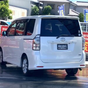 ヴォクシー　ZS