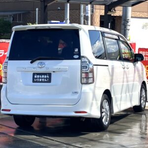 ヴォクシー　ZS