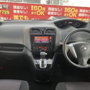 セレナ　ハイウェイスター　Vセレクション