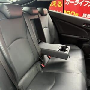 プリウス　Sツーリングセレクション