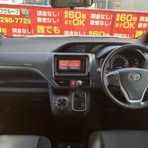 ヴォクシー　ZS　