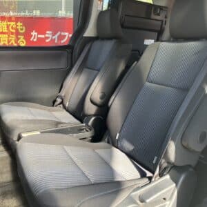 ヴォクシー　ZS　