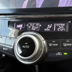 プリウスa  Sツーリングセレクション