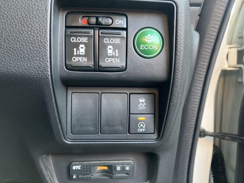 オデッセイ アブソルートX 【総合評価優良車】