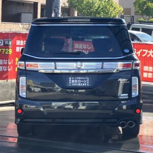 エルグランド　ライダー　黒本革シート マニュアルシート