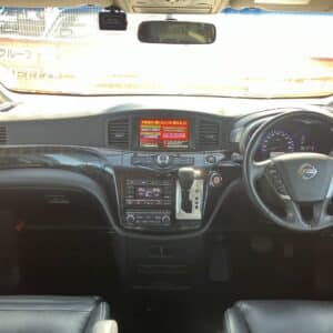 エルグランド　ライダー　黒本革シート マニュアルシート