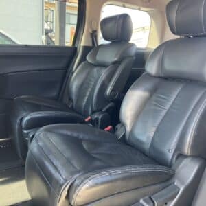 エルグランド　ライダー　黒本革シート マニュアルシート