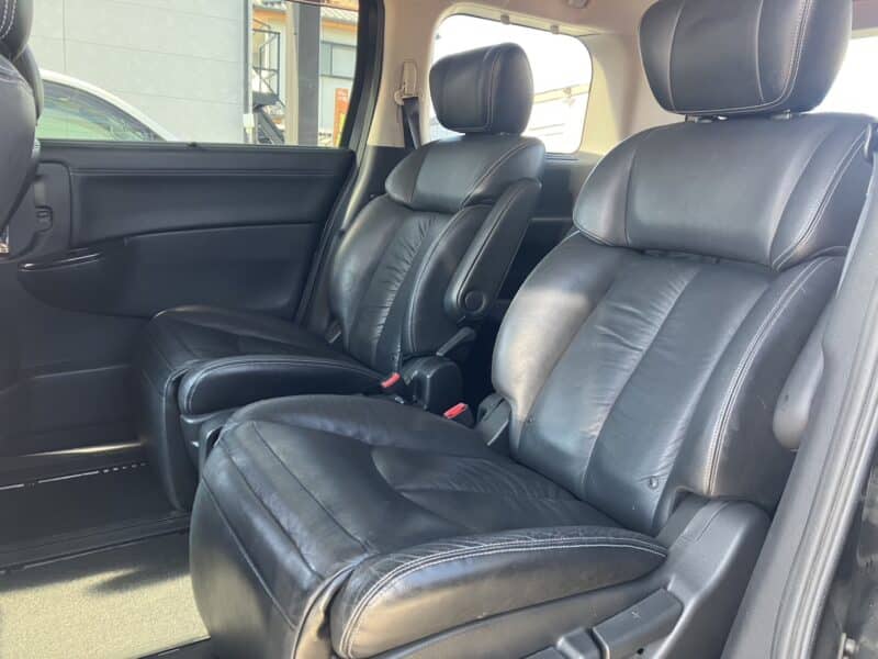 エルグランド ライダー 黒本革シート マニュアルシート