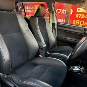 カローラフィールダー　ハイブリッドG　エアロツアラー・W×B