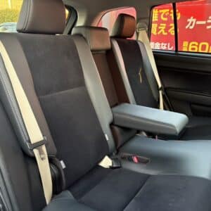 カローラフィールダー　ハイブリッドG　エアロツアラー・W×B