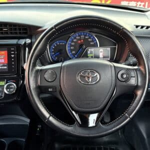 カローラフィールダー　ハイブリッドG　エアロツアラー・W×B