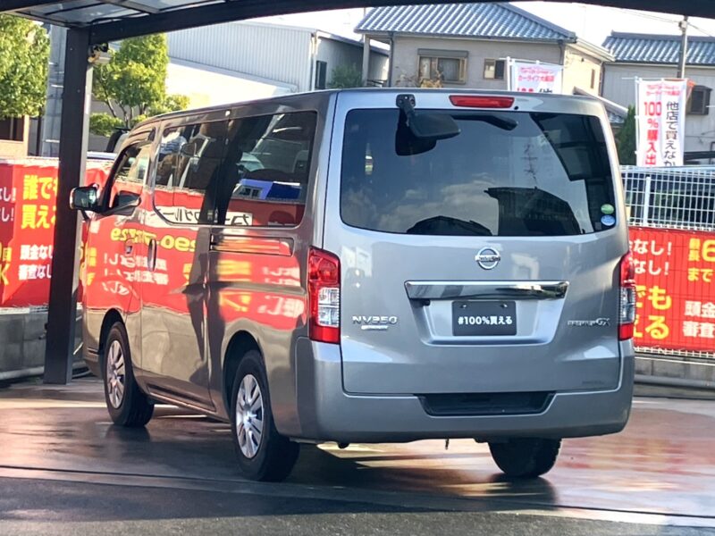 NV350キャラバン プレミアムGX クロムギアパッケージ バージョン ブラック