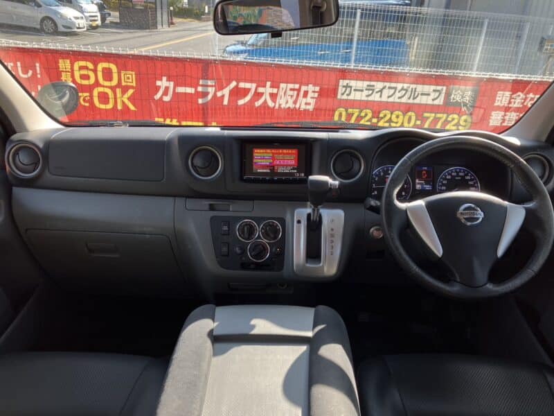 NV350キャラバン プレミアムGX クロムギアパッケージ バージョン ブラック