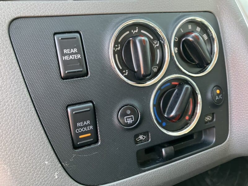 NV350キャラバン プレミアムGX クロムギアパッケージ バージョン ブラック