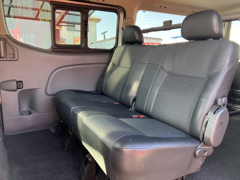 NV350キャラバン プレミアムGX クロムギアパッケージ バージョン ブラック