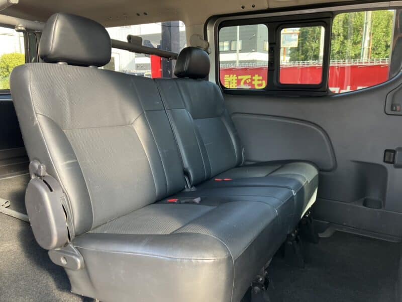 NV350キャラバン プレミアムGX クロムギアパッケージ バージョン ブラック