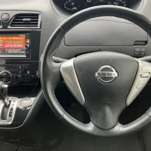 セレナ　ハイウェイスター　S-HV