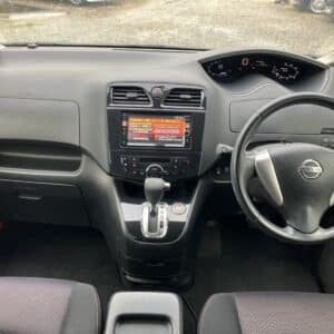 セレナ　ハイウェイスター　S-HV