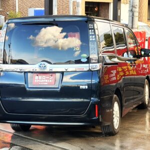 ヴォクシー　HV　V