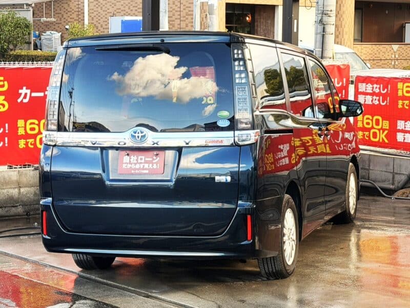 ヴォクシー HV V