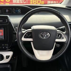 プリウス Sツーリング セレクション 【総合評価優良車】